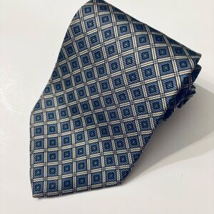Chaps Ralph Lauren Men’s 100% Silk Tie Geometric Blue, Cream, Green 59” x 3 3/4”